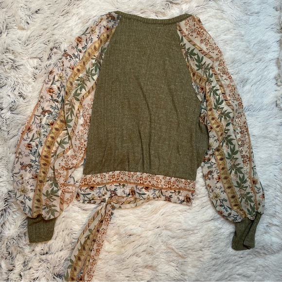 Blu Pepper Blouse - Picture 2 of 2